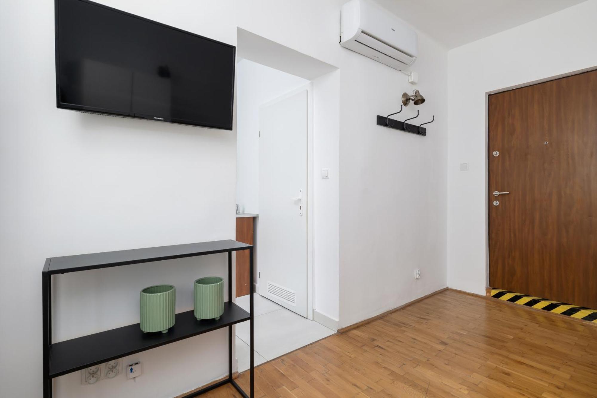 Studio Apartment With Ac - Dluga 65 Краков Экстерьер фото