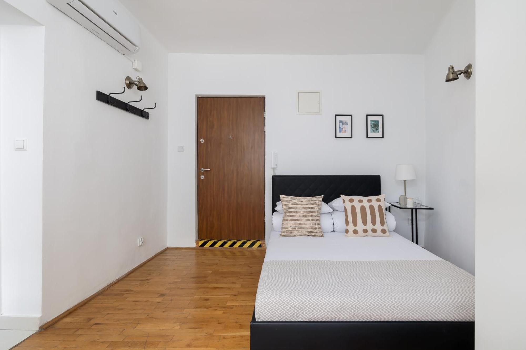 Studio Apartment With Ac - Dluga 65 Краков Экстерьер фото