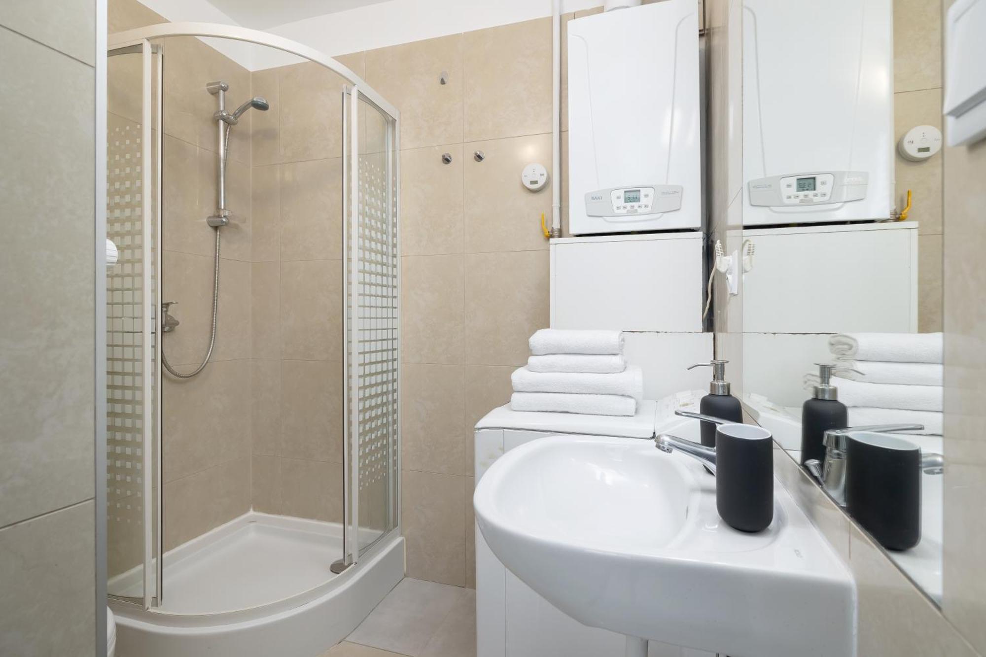 Studio Apartment With Ac - Dluga 65 Краков Экстерьер фото